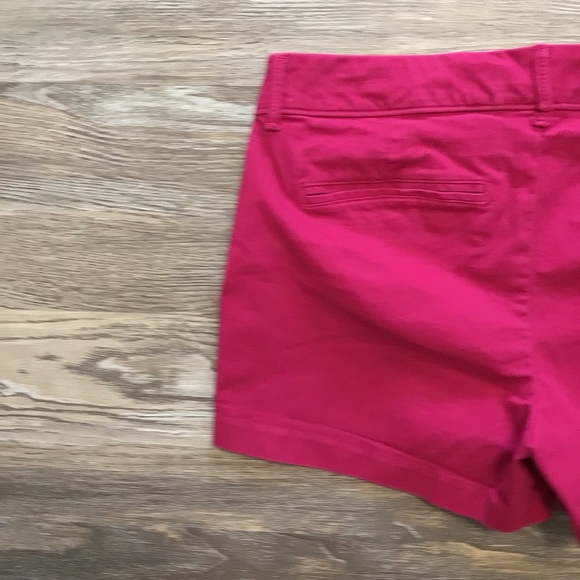 Old Navy Pink First Kiss Mid Rise Pixie Chino Short 6 - Picture 5 of 10